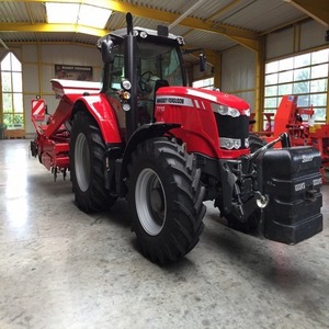 รถแทรกเตอร์สำหรับงานหนัก รุ่น Massey Ferguson 7718 ขับเคลื่อน 4 ล้อ 120 แรงม้า ระบบเกียร์ สำหรับใช้งานในฟาร์ม สีแดง ให้ผลผลิตสูง - Product Image 3