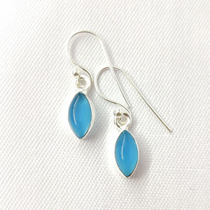 Boucles d'oreilles pendantes en calcédoine aqua, accessoire de mode, 1,9 grammes - Product Image 1