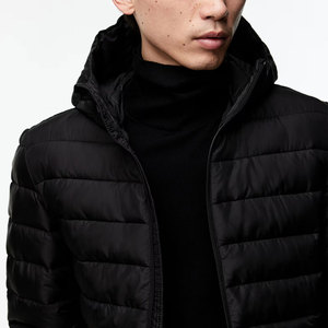 Fabricant pakistanais, veste d'extérieur matelassée légère sur mesure, design respirant, couleur unie, vestes matelassées légères pour hommes - Product Image 3