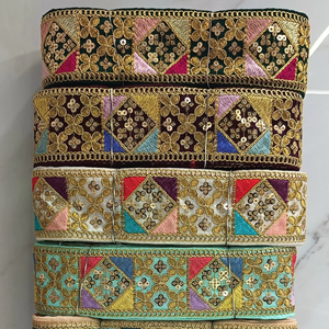 ลูกไม้ปักลายดอกไม้หลากสี - Product Image 1