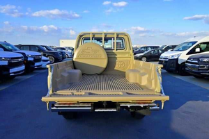 รถมือสอง ปี 2022 รุ่น 79LC ซิงเกิ้ลแค็บ เครื่องยนต์ดีเซล 4.1-6 ลิตร SUV ขับเคลื่อน 4 ล้อ พรีเมียม เทอร์โบ เกียร์อัตโนมัติ ล้อแม็ก R20 เบาะหนังสีเข้ม พวงมาลัยซ้าย - Product Image 4