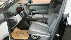 2024 Zee/kre 7X 100 kWh I Sièges en cuir Intérieur en cuir Phares LED Pneus R18 SUV Émissions Euro VI - Product Image 2