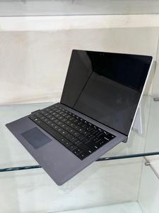 6th Gen bề mặt <span class=keywords><strong>Pro</strong></span> <span class=keywords><strong>4</strong></span> <span class=keywords><strong>Core</strong></span> <span class=keywords><strong>i5</strong></span> kinh doanh máy tính xách tay với 8GB RAM và 256GB SSD lưu trữ. - Product Image 6