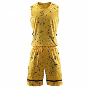 Kit de baloncesto personalizado para hombre, ligero, de secado rápido, transpirable, duradero, equipo deportivo, uniforme, pantalones cortos - Product Image 4