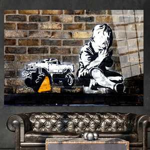 Impresión en Lienzo: Obra de Arte de Graffiti 'Niño Rezando' de Banksy - Decoración Moderna para Pared, Arte en Vidrio Templado - Product Image 1