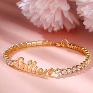 สร้อยข้อมือแฟชั่นทรงกลมเจียระไนสวยงามพร้อมสลักชื่อส่วนตัว Jeulia - Product Image 5