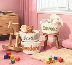 Panier de rangement en macramé personnalisé avec nom pour bébés, chambre d'enfant, jouets, vêtements et organisateur décoratif, vente en gros en provenance d'Inde - Product Image 2