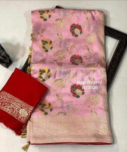Sarees en soie de brocart à motifs floraux de couleur rose sur mesure, idéaux pour les créateurs de vêtements et les magasins de saree indien à revendre - Product Image 5