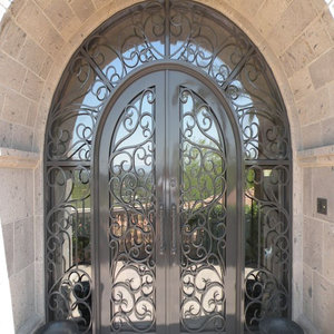 Porte d'entrée moderne en fer forgé avec un design de portail en métal détaillé correspondant aux styles de porte principale classique et contemporain - Product Image 4