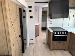 Remolque NEATLY 2026 F-o-r-e-s-t R-i-v-e-r Wildwood 300I-C-E listo para la venta - Product Image 3