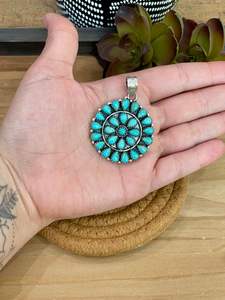 Colgante de racimo de plata esterlina y turquesa hecho a mano, joyería de declaración de estilo suroeste, regalo de piedras preciosas naturales para ella - Product Image 4