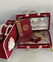 Coffret Cadeau Musulman Tapis de Prière Tasbih Sac Cadeau Islamique en Perles pour Ramadan Musulmans Cadeaux de Mariage et Souvenirs Coran Ramadan Allah Aïd