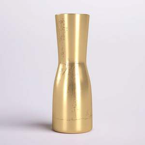 Florero de Metal de cobre antiguo Premium hecho a mano y de diseñador, artículo rústico en relieve y decorativo para villas a un precio razonable - Product Image 5