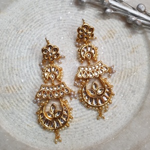 ต่างหูแฟชั่นแบบยาวจากนักออกแบบของ Kundan - Product Image 4