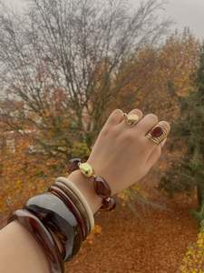 Bracelets en résine de haute qualité pour femmes, durables, légers, finition lisse, imperméables, personnalisables, accessoire de mode pour un usage à long terme - Product Image 3