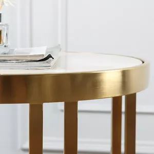 Mesa de centro de hierro de diseño de lujo, marco de acabado dorado con mesa de centro superior de mármol blanco. Muebles para el hogar, gran oferta - Product Image 3