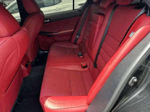 IS 350 F SPORT 2022 d'occasion en excellent état, faible kilométrage, transmission automatique, sièges en cuir, sans accident et prêt à être expédié - Product Image 4