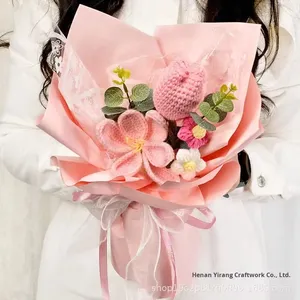 Bouquet de fleurs tricotées à la main pour la Saint-Valentin, le Nouvel An, un cadeau d'anniversaire, fleurs au crochet en gros - Product Image 1