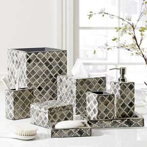 Elegante Juego de Accesorios de Baño con Incrustaciones de Nácar, Producto Premium para Baño, Hecho a Mano por Expertos Artesanos Vietnamitas - Product Image 2