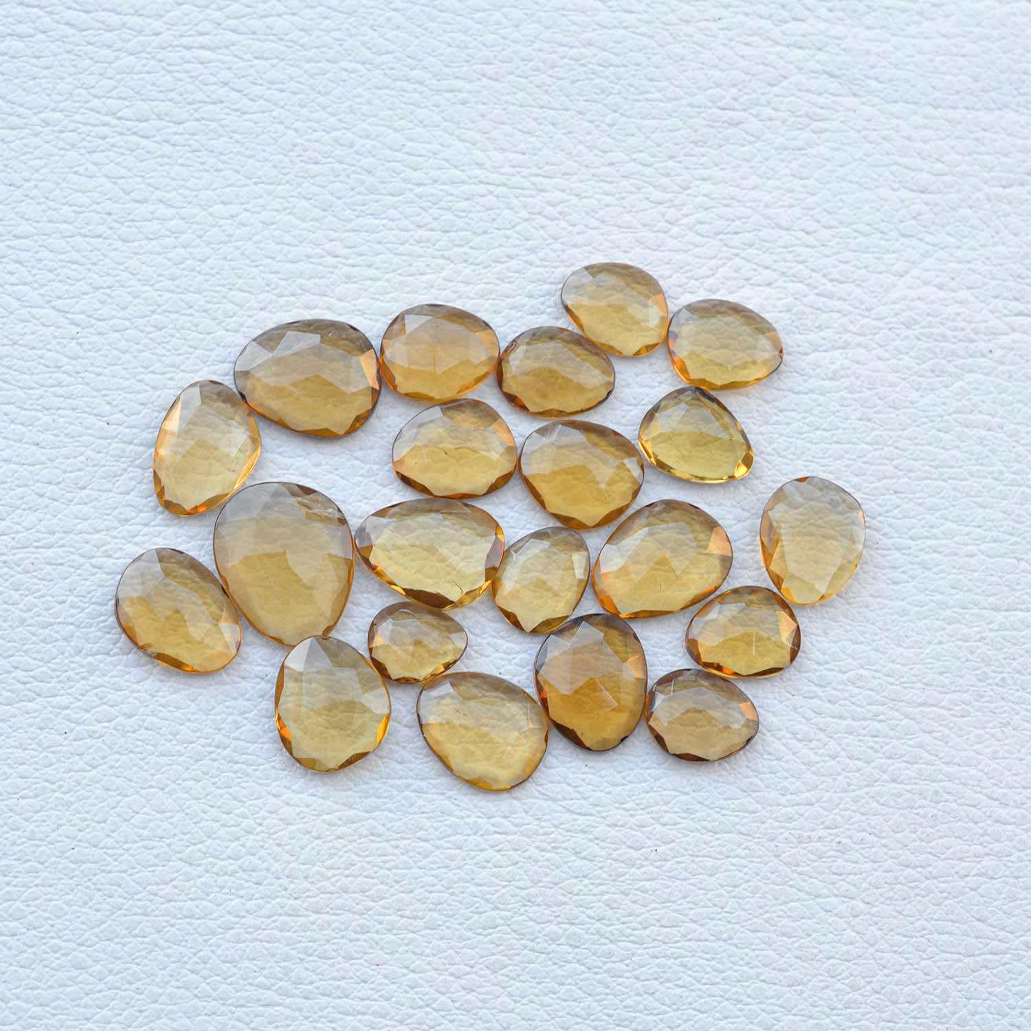 สีน้ำตาล