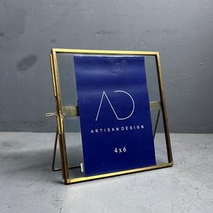 กรอบรูปตั้งโต๊ะ กรอบรูปโลหะทองเหลืองและกระจก พร้อมเคลือบทองเหลือง - Product Image 4