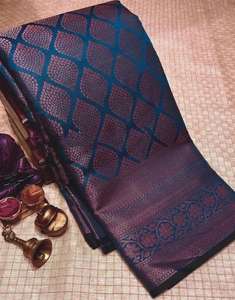 Sarees en soie Lichi de qualité supérieure pour femmes Fournisseur en gros de vêtements ethniques indiens traditionnels en vrac par FashionHarbour - Product Image 4