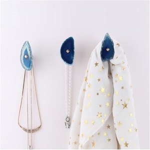 Vente en gros de tranches d'agate naturelle Tenture murale en cristal Boutons de commode en plaqué or Armoire Armoire sculptée à la main Décoration intérieure en vrac - Product Image 4