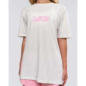 SoCal 26 FLX Baumwoll-Oversize-T-Shirt in Off-White und Pink Rose, Atmungsaktiv, Knitterfrei, Bestickt, Blanko-T-Shirt - Product Image 6