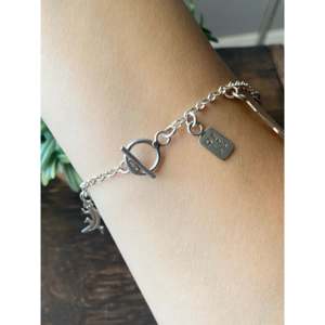 Bracelet à breloques en argent sterling fait main, style Navajo, bracelet fin à breloques - Product Image 3