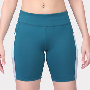 Shorts de cycliste pour femme OEM, coupe classique, taille haute, avec rivets, pour la gym et l'entraînement, en tissu respirant, avec options d'impression de logo personnalisé - Product Image 1