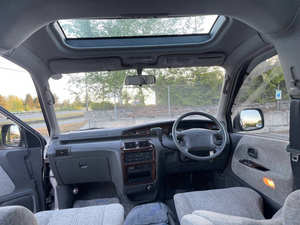 Voiture d'occasion de qualité et abordable, Toyota Noah 1998, conduite à droite - Product Image 4