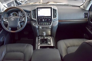 Toyota Land Cruiser SUV 2020, 8 Asientos, Interior de Cuero, Faros LED, Neumáticos R20, Transmisión Automática - Product Image 6
