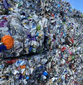 Restos de Plástico PET Reciclado Modificado y Reforzado, Transparentes, de Color Azul Claro, Grado Inyección, para Fabricación Industrial - Product Image 4