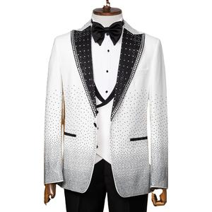 Traje de esmoquin blanco para hombre, 80% lana, corte ajustado, elegante, para bodas, con cierre de botón en el pantalón, detalles de pedrería, para eventos formales y fiestas. - Product Image 1