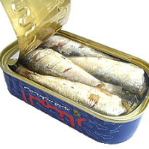 Консервированные сардины из морепродуктов 125 г и скумбрия в томате