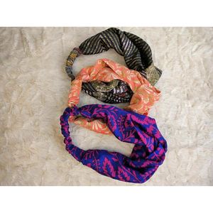 Diadema Boho Hecha a Mano con Nudo Frontal, Accesorios para el Cabello de Seda Sari Reciclada Vintage, Idea de Regalo Dulce - Product Image 1