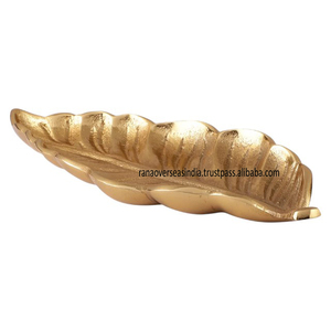 Plat élégant en métal pour bagues, pièces de monnaie et petits objets, plateau à bijoux décoratif, parfait pour vanité ou entrée. - Product Image 3