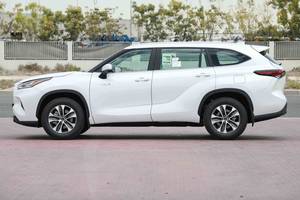 SUV hybride 4x4 Toyota Highlander XLE 2.5 A25A-FXS 2024 blanc platine, certifié neuf, zéro kilomètre/km/h et d'une propreté exceptionnelle - Product Image 5