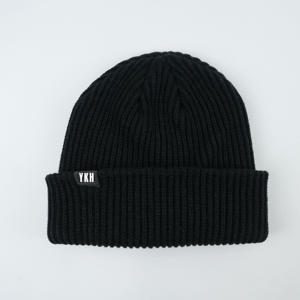 Gorro de punto Jacquard al por mayor, bajo MOQ, diseño clásico con logotipo personalizado bordado y etiqueta de tela característica común - Product Image 5
