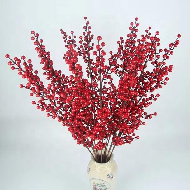 How to Choose the Best Red Berry Picks for Christmas Decor