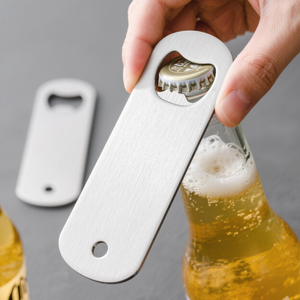 Abrebotellas de cerveza de acero inoxidable y metal con logotipo personalizado Grabado con láser Abrebotellas de tarjetas de crédito - Product Image 1