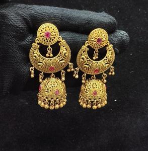 Pendientes de Estilo Tradicional con Acabado Antiguo Chapados en Oro de Primera Calidad, Colecciones para Bodas para Mujeres y Niñas - Product Image 2