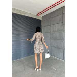 Vestido Casual con Botones y Detalle de Encaje, Cuello Camisero con Patrón de Chal, Cintura Natural - Product Image 4