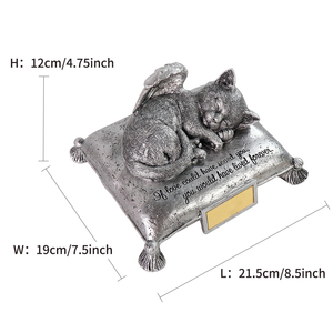 Urne funéraire personnalisable en résine pour cendres <span class=keywords><strong>de</strong></span> chat (En stock aux États-Unis, livraison rapide) - Design Chaton Ange sur Oreiller, Plaque dorée gravable - Product Image 6