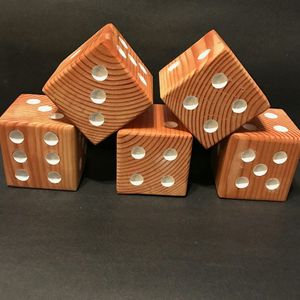 Ensemble de dés en marbre et bois artisanal de qualité supérieure, design moderne, personnalisable pour les jeux de table - Durable pour les collectionneurs et les joueurs occasionnels - Product Image 3