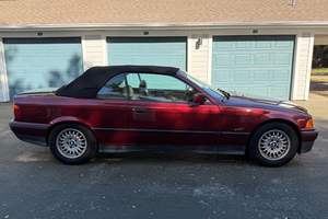 BMW 325i Convertible de 1995, Usado, Sin Reserva, Motor de 6 Cilindros, Color Rojo Calypso Metalizado, Sin Modificaciones - Product Image 2