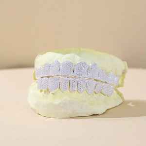 Hip Hop argent glacé Grillz haut bas Zircon cubique Moissanite diamant dents décoration 10k 14k 18k or 925 dents en argent - Product Image 1