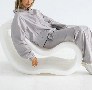 Ensemble coupe-vent deux pièces uni à manches longues avec fermeture éclair, survêtements coupe-vent en gros pour femmes - Product Image 3