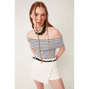 เสื้อเปิดไหล่ทรงบอล - Product Image 2