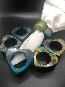 Servilleteros de resina de colección festiva exclusiva con adornos florales para arreglos de cena - Product Image 5